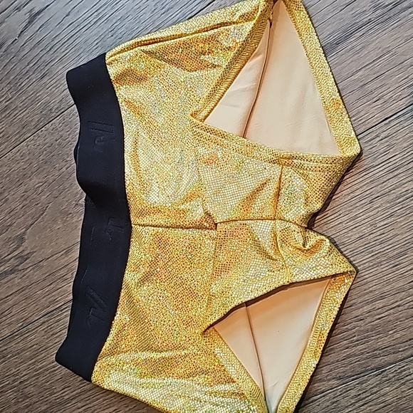 VARSITY SPIRIT COMPRESSION SHORTS.  SIZE XSMALL - Picture 6 of 9